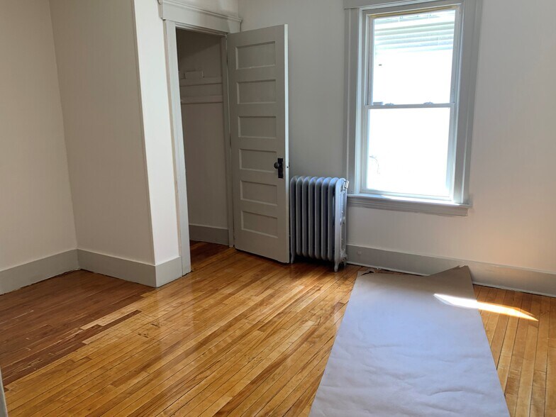 Building Photo - 86A Elm St