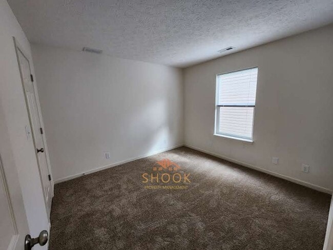 Building Photo - Available July 3rd! Cozy 3 BR Home in Lindberg Village