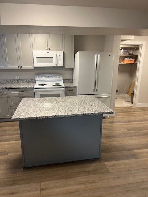 Kitchen Island - 2112 W Bowling Ave