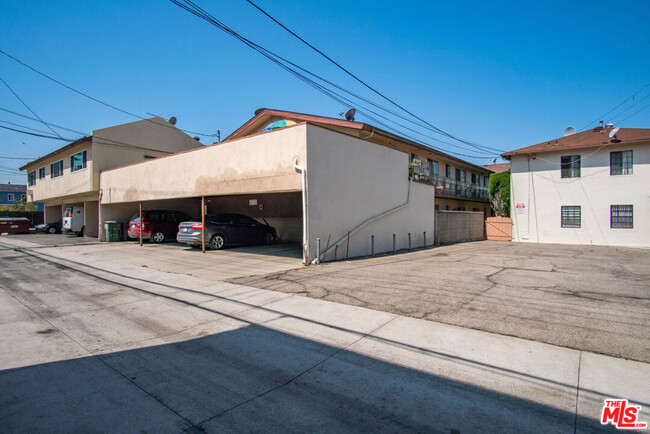 Building Photo - 1124 San Rafael Ave