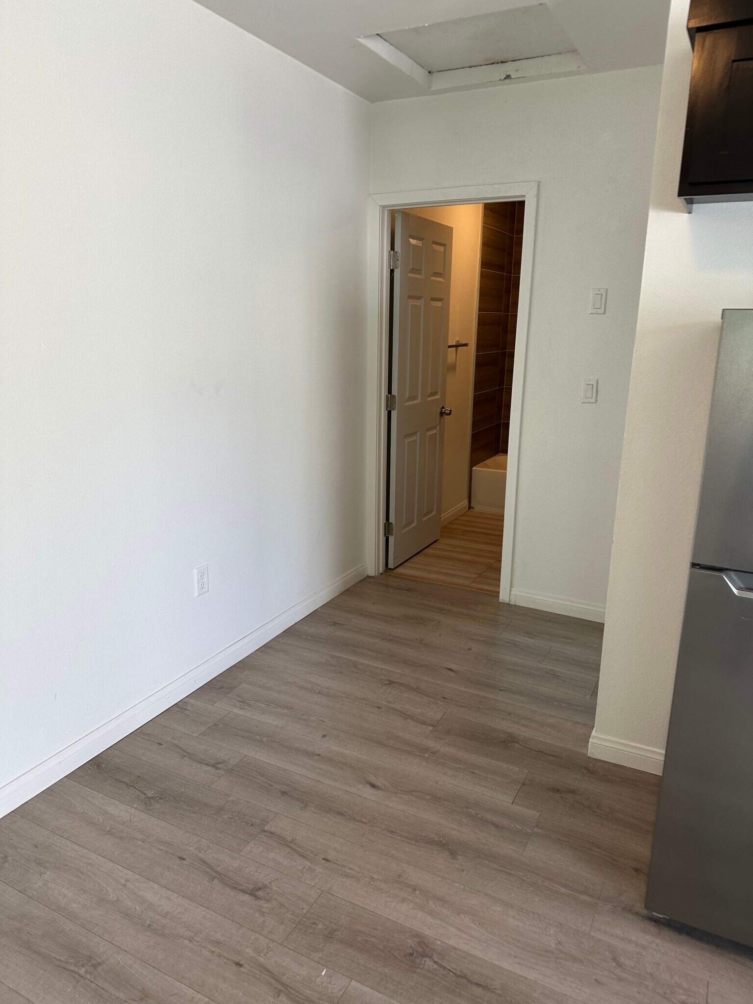 Building Photo - 1351 E 41st Pl