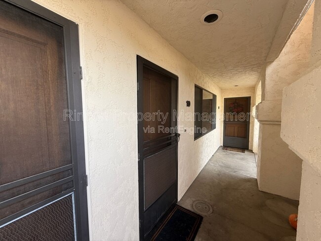 Building Photo - 848 Woodland Ave