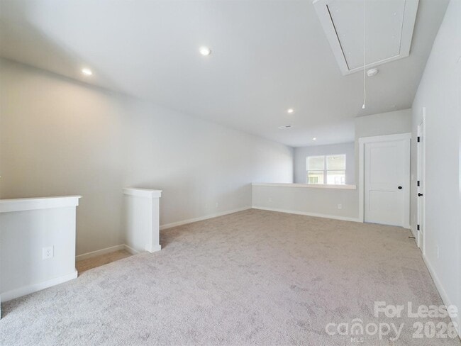 Building Photo - 9525 Munsing Dr