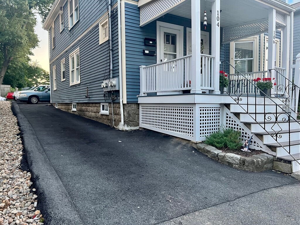 Building Photo - 106 Burrill St