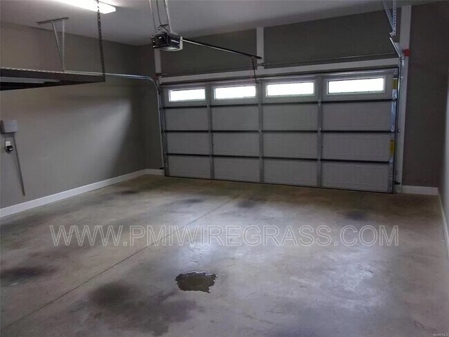 Building Photo - 102 Dawson Ln
