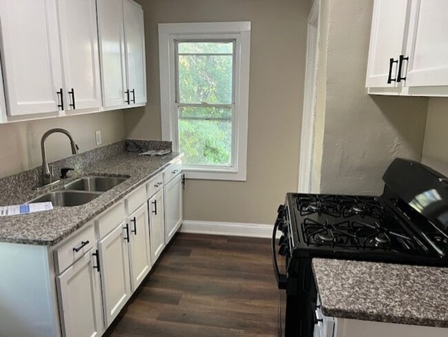 Building Photo - ? Cozy 3-Bedroom Home with Modern Updates ...