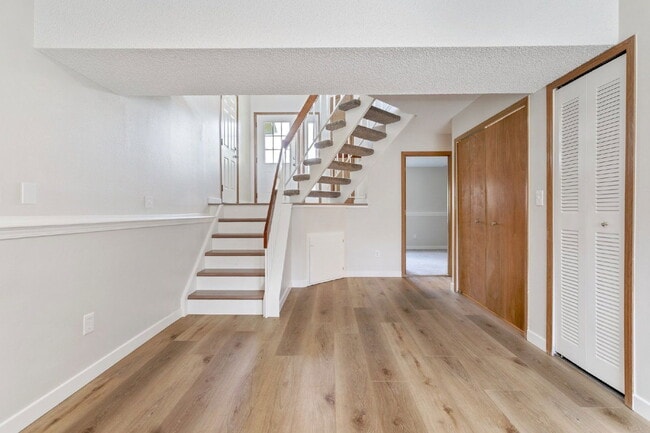 Building Photo - 4335 Conquista Dr