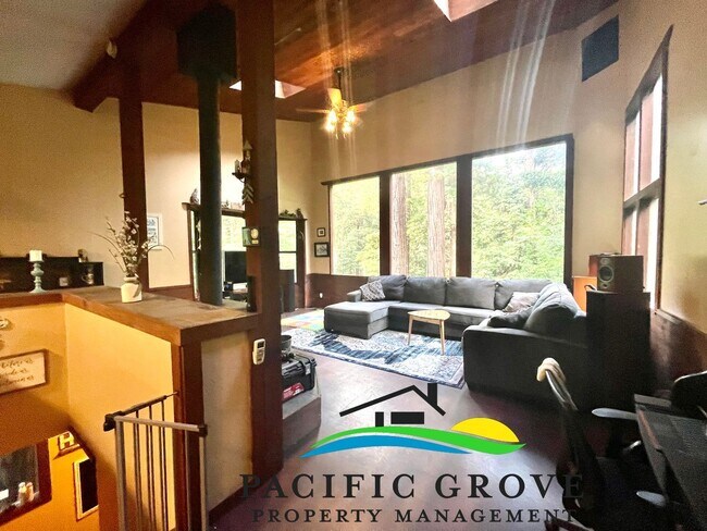 Building Photo - Cabin on Palo Colorado