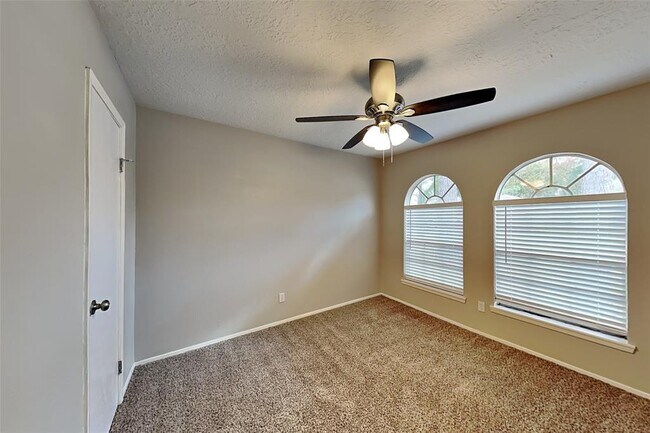 Building Photo - 9434 Chartermoss Cir