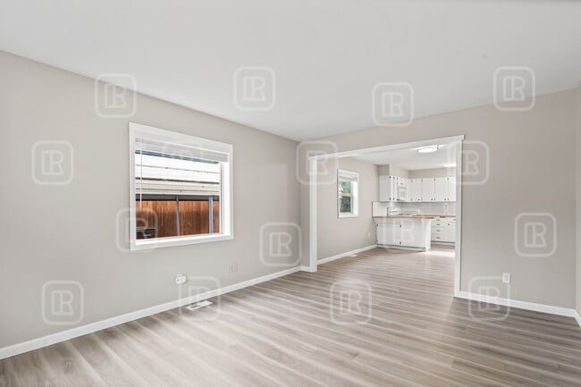 Building Photo - 1419 S Helena St