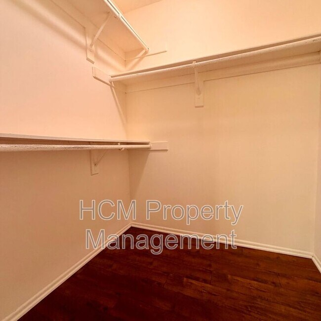 Building Photo - 25761 Le Parc