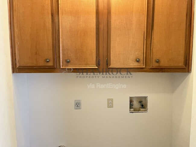 Building Photo - 214 Kettler Dr