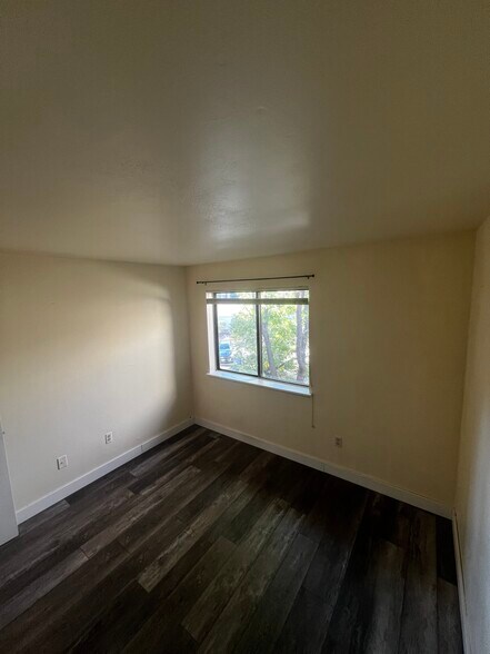 Building Photo - 60 S Boulder Cir