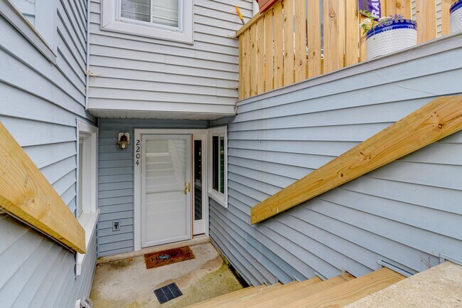 Building Photo - Crofton Condo For Rent