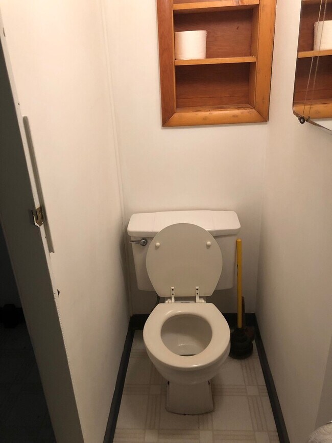 Building Photo - Spacious 3BR Home on Quiet Cul-de-Sac – Minutes from Downtown TC!