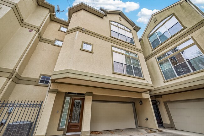 Building Photo - 5111 Inker St