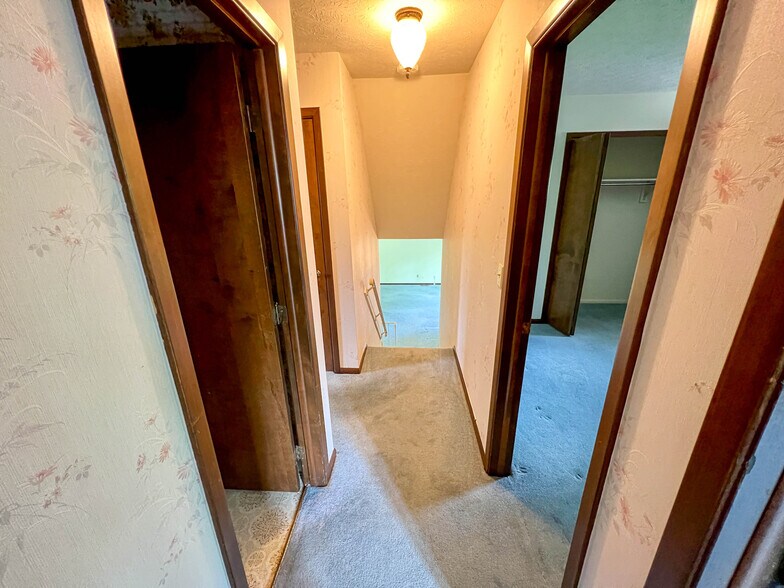 Building Photo - 25946 Tallwood Dr