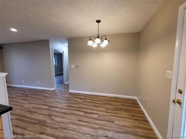 Building Photo - 2534 Depew Dr