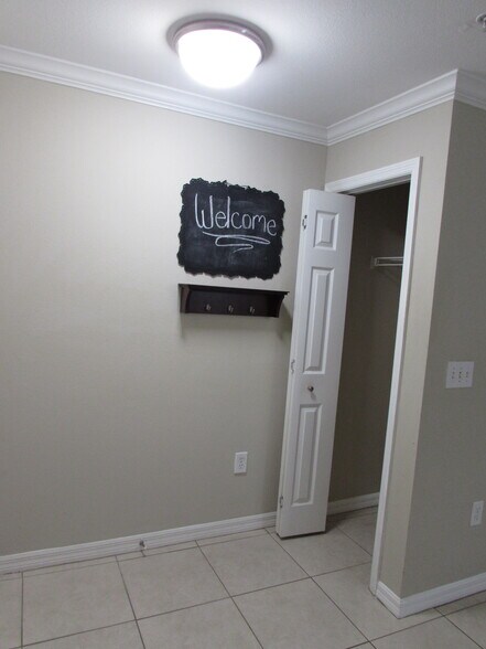 Building Photo - 3591 Kernan Blvd S