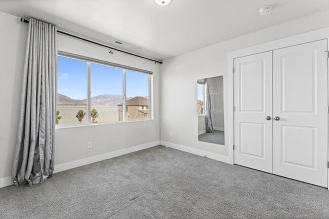 Building Photo - 2877 S Greenhead Dr