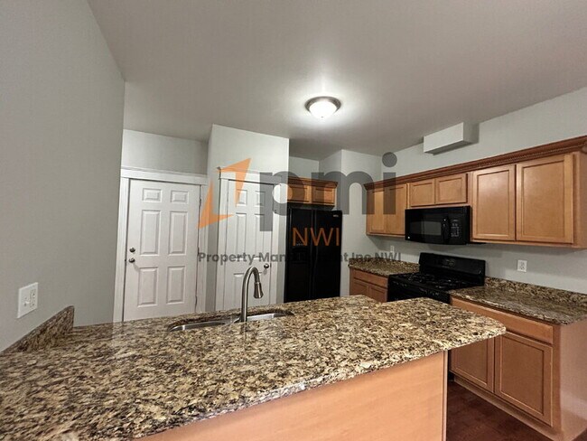 Building Photo - 4000 Silhavy Rd