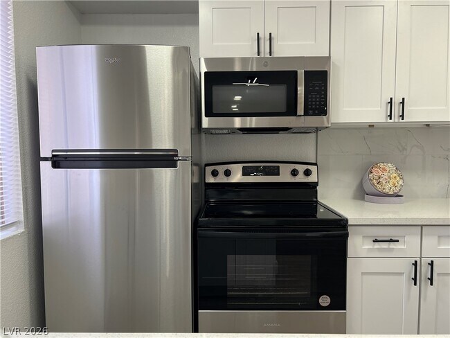 Building Photo - 5080 Indian River Dr