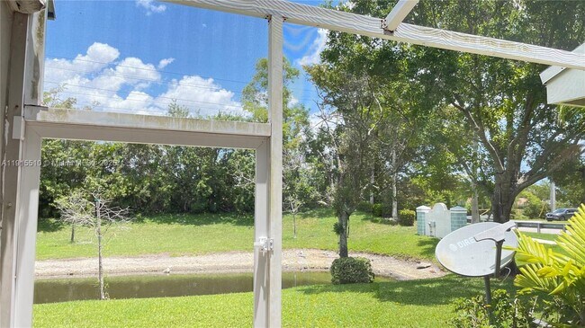 Building Photo - 8110 San Carlos Cir