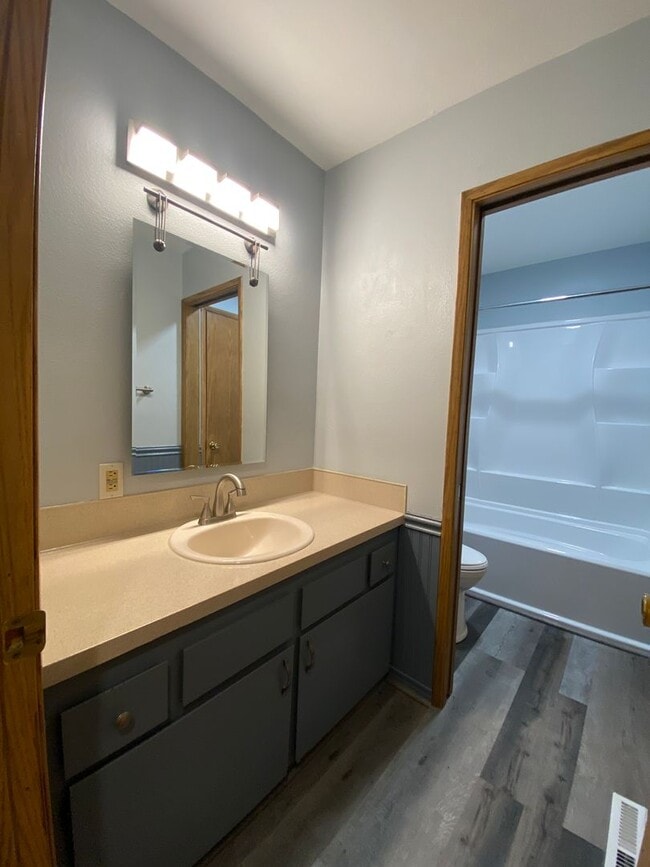 Building Photo - $300 Off 1st Month's RENT! Spacious 3-Bedroom Home with Large Fenced Yard + RV Parking in The Dalles
