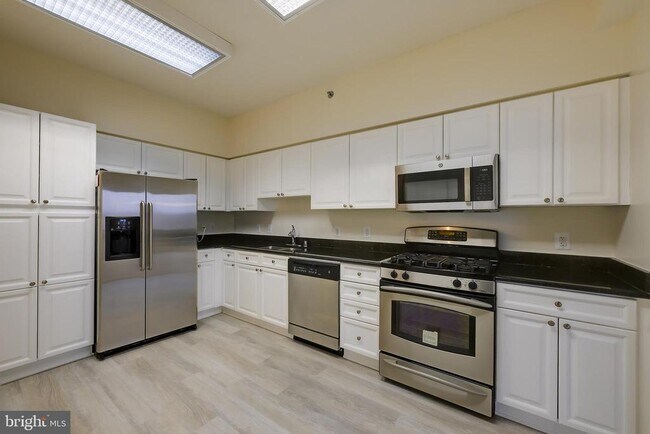 Building Photo - 3100 N Leisure World Blvd