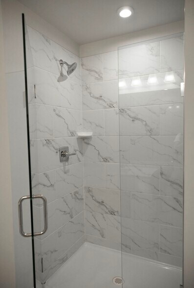 Building Photo - 436 W Tremont Ave