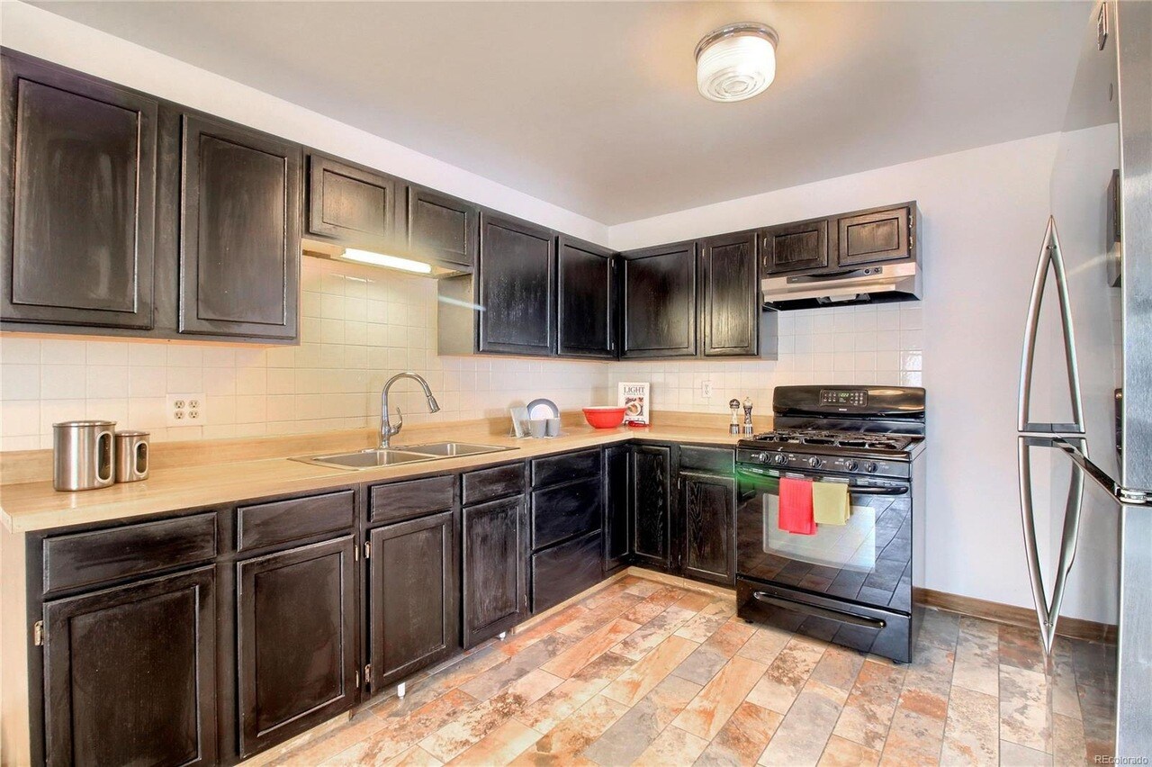 Kitchen - 2251 Newark St