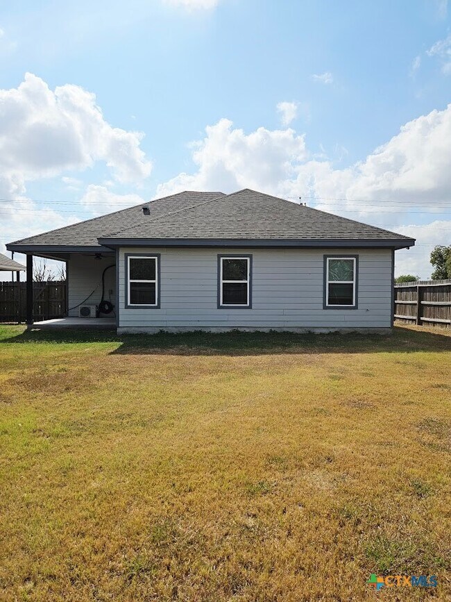 Building Photo - 110 E Otto St