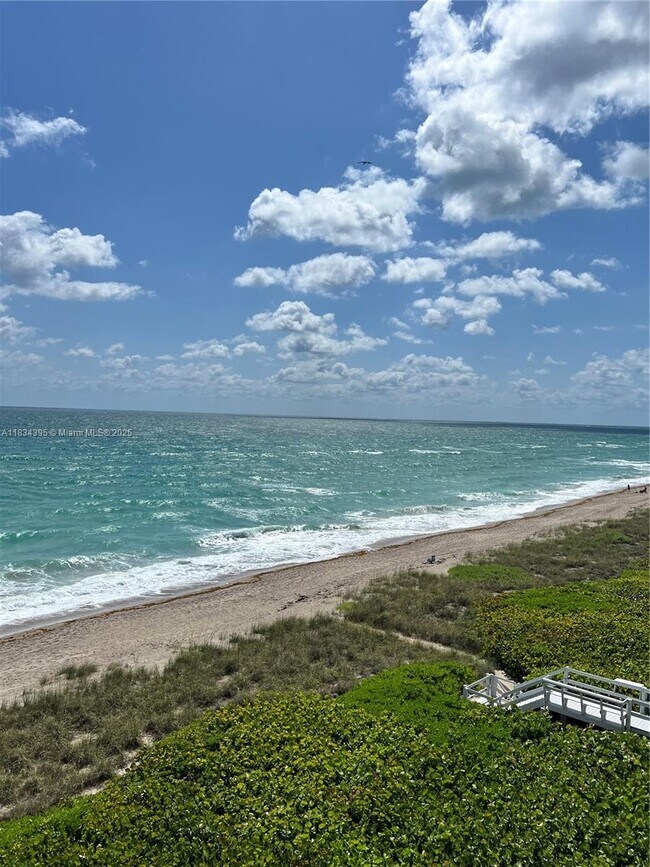 Primary Photo - 10980 S Ocean Dr
