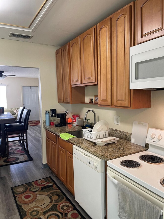 Building Photo - 7355 NW 5th Pl