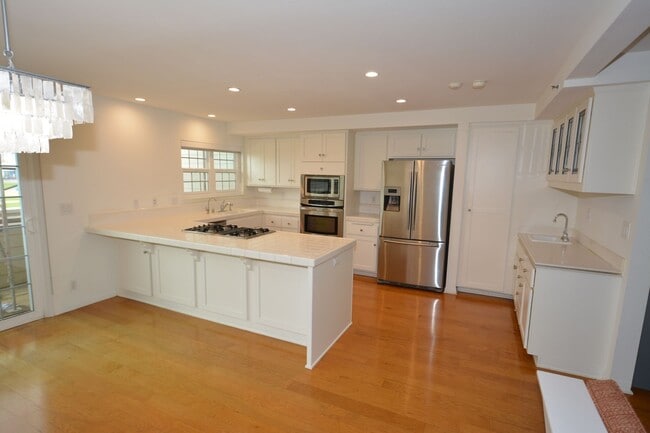 Building Photo - 3BED/3.5BATH in Hollywood Beach