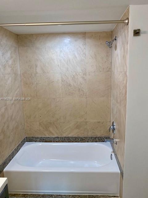 Building Photo - 9701 Fontainebleau Blvd