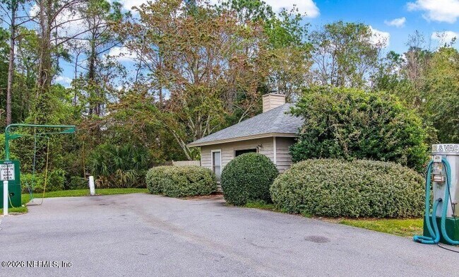 Building Photo - 10200 Belle Rive Blvd