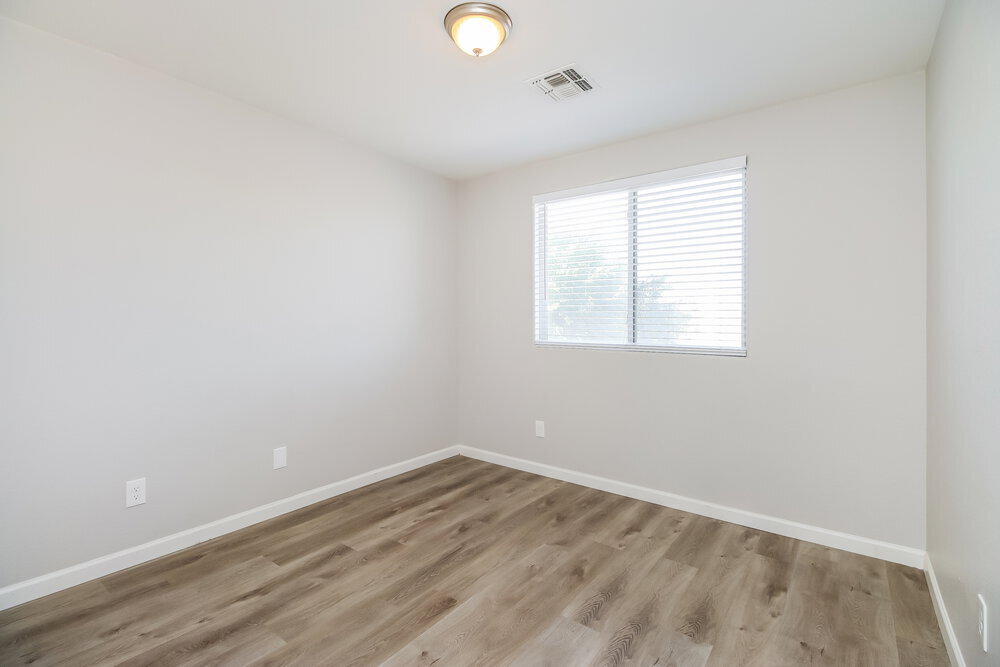 Building Photo - 11559 W Buchanan St