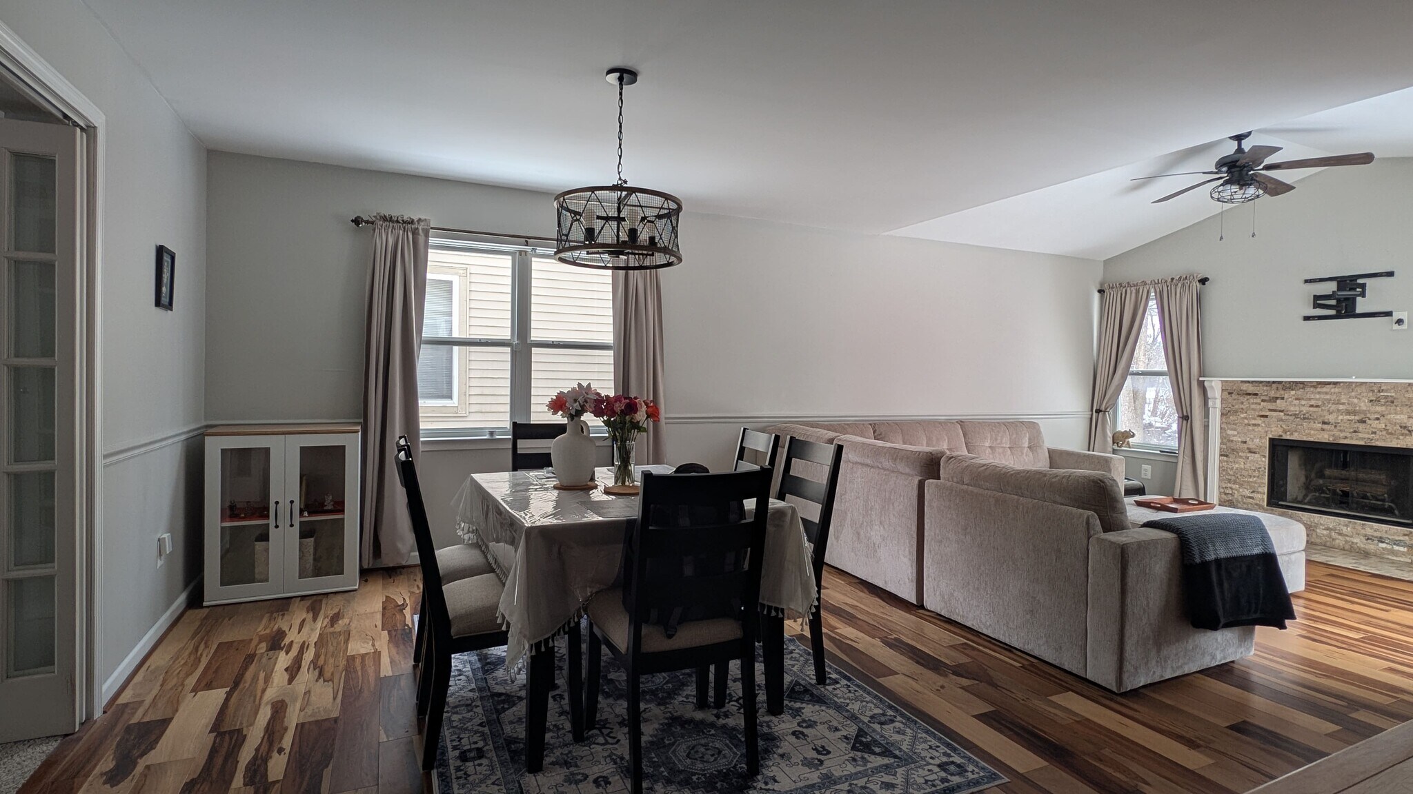 Dining area - 1617 Norton Creek Blvd