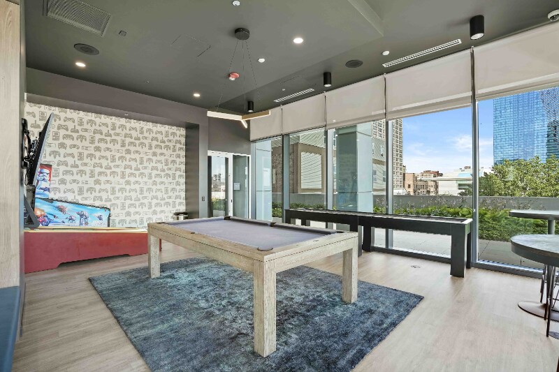 Building Photo - 2121 S Michigan Ave