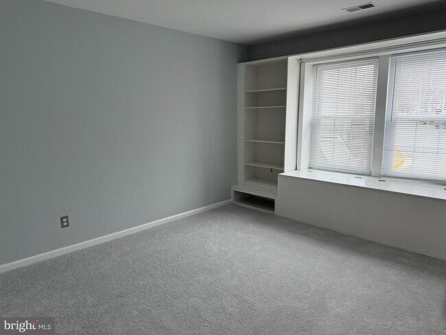 Building Photo - 12926 Grays Pointe Rd