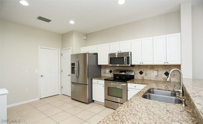 Building Photo - 796 Hampton Cir