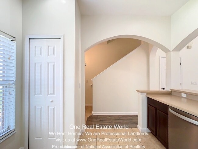 Building Photo - 9155 Hunters Mill Dr