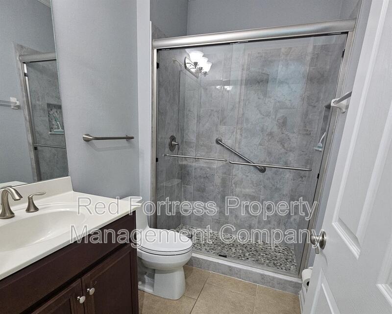 Building Photo - 13105 Silver Thorn Loop