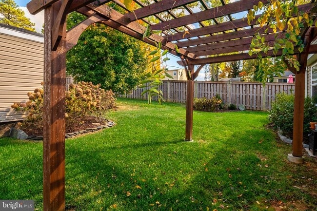 Building Photo - 2201 Alvin Ave