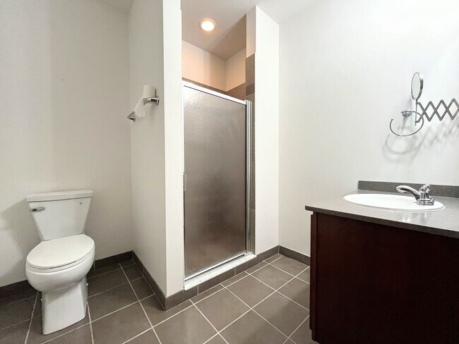 Building Photo - 210 Ellicott St