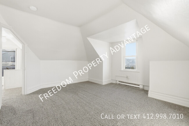 Building Photo - 703 Excelsior St