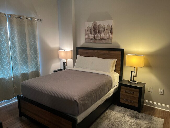 Building Photo - 3920 Sharon Rd