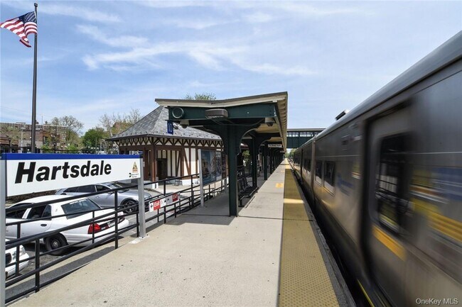 Building Photo - 400 High Point Dr