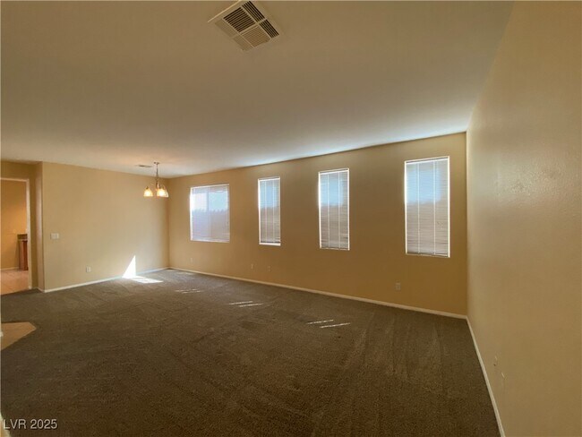 Building Photo - 744 Blue Barrel St